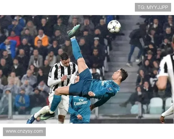 足球明星帅气射门集锦精彩瞬间尽在踢球视频中展现绝佳技艺与风采