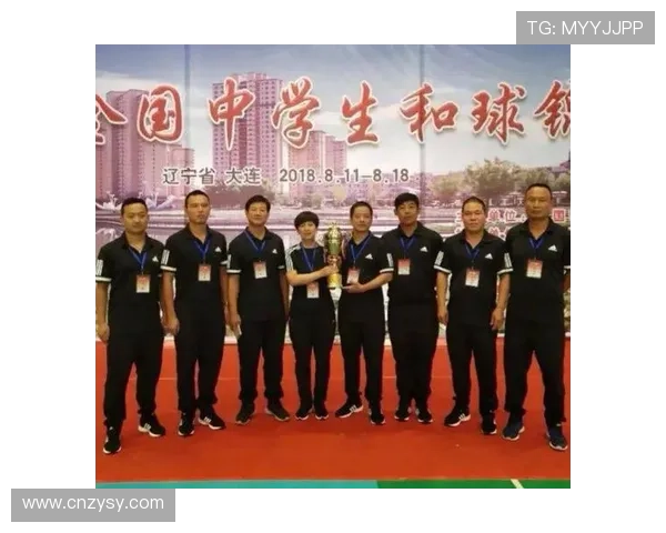 鹿晗携手上海足球明星团队共创辉煌未来展现青春活力与运动精神 鹿晗携手上海足球明星团队共创辉煌未来展现青春活力与运动精神