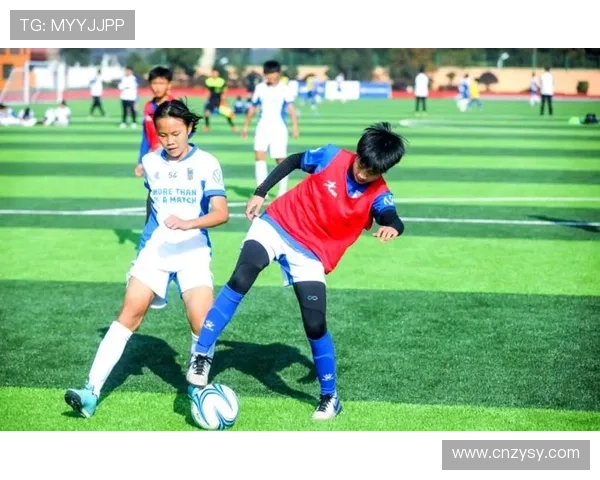 与心目中的足球明星亲密接触的梦想之旅